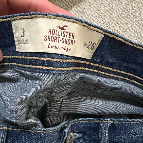 Hollister low rise denim shorts size 3 w26 - Picture 3 of 8
